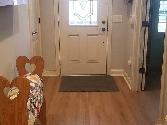 4th image of 4861 Dahlia Dr