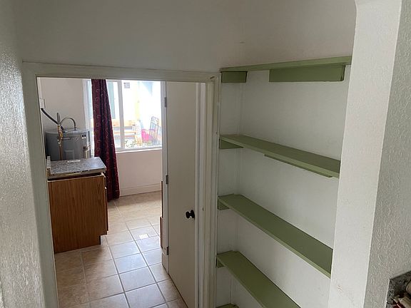 4th image of 3727 Porter Ave #A