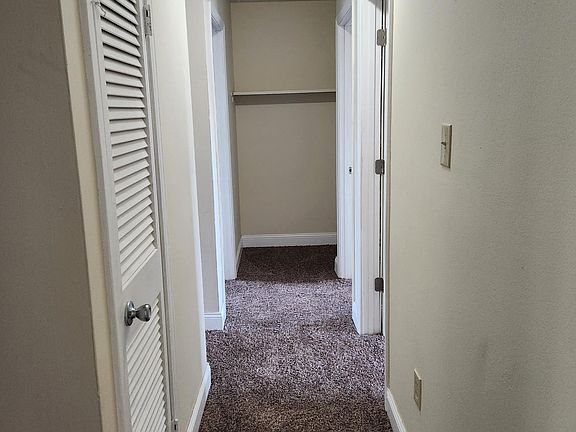 3rd image of 602 Oak Cv #4