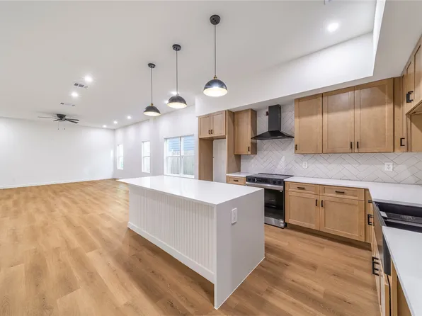 816 Lambert St, Dallas, TX 75203