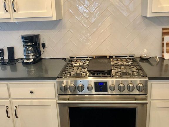 View of nice-looking gas range