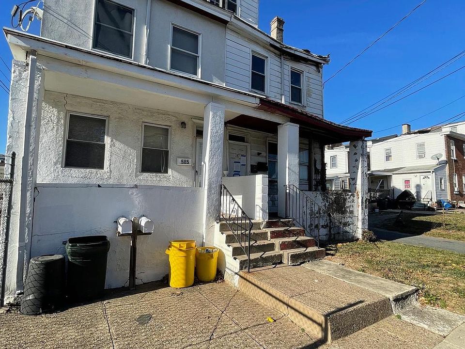 2nd image of 585 Roosevelt St