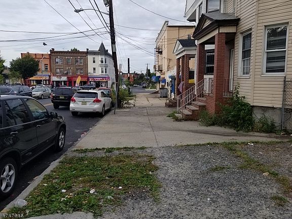 4th image of 12-14 Fairmount Ave