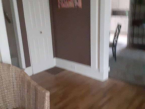 5th image of 603 E Thorn St