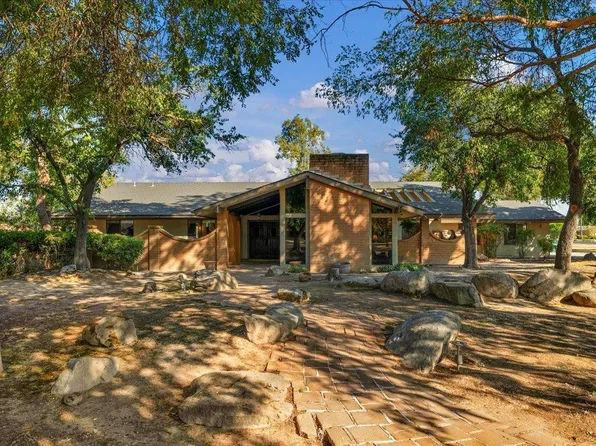 14510 W Kearney Blvd, Kerman, CA 93630