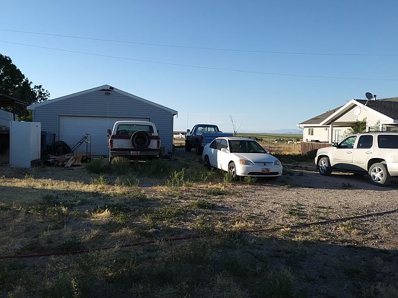 3rd image of 623 N Highway 138