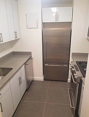 3rd image of 279 E 44th St APT 9