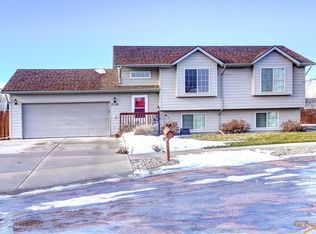 2165 Old Farm Ct, Rapid City, SD 57703