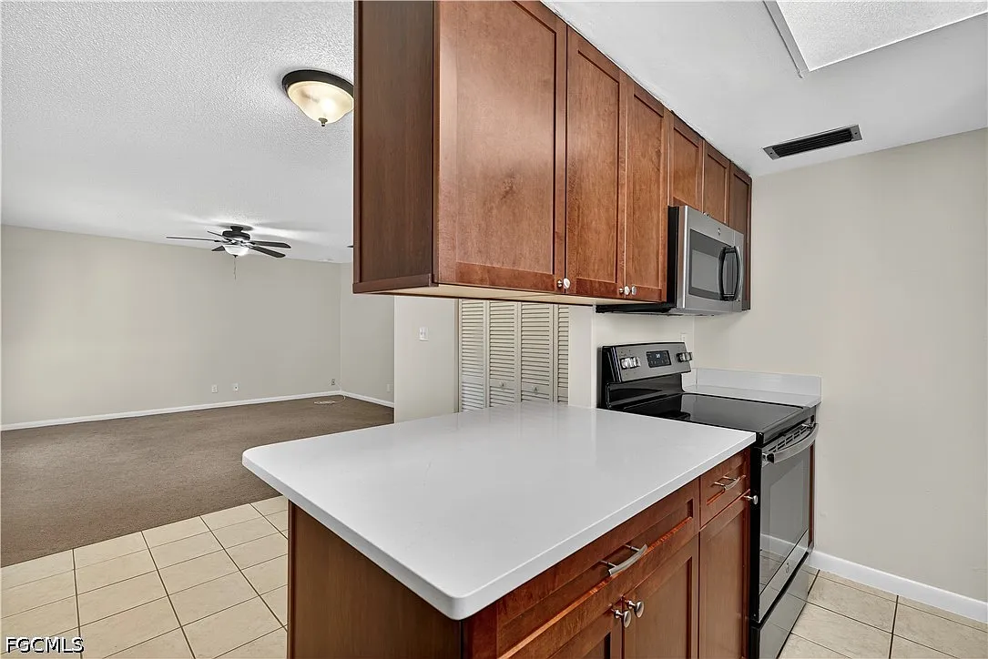 2 bed, 1.0 bath, 760 sqft, $1,250 — Photo 2