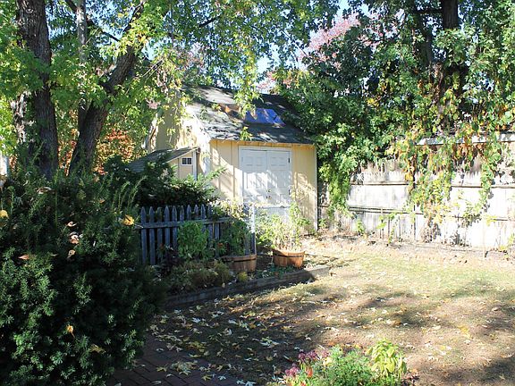 shed & yard!