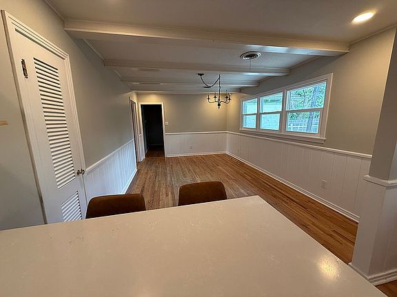 4th image of 5205 Emil Ave