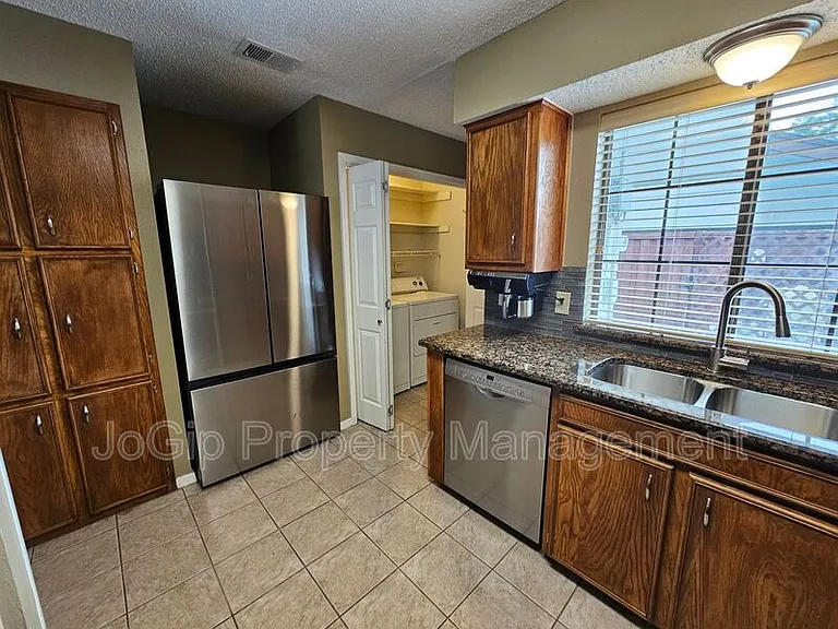 602 Prairie Dell St — Photo 16