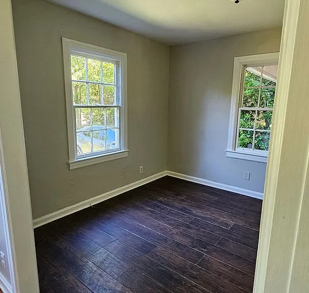817 Hawkins St — Photo 6