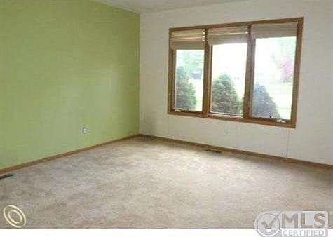 71245781 Living ROom.JPG