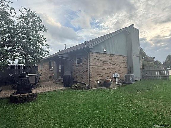 5th image of 4832 Colony Ct