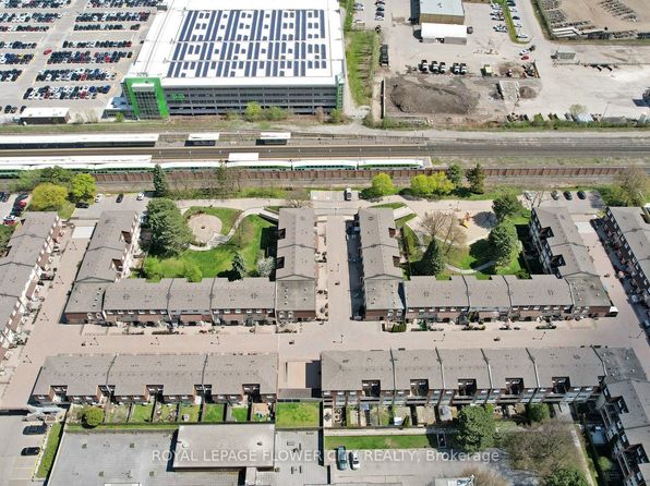2170 Bromsgrove Rd #141, Mississauga, ON L5J 4J2