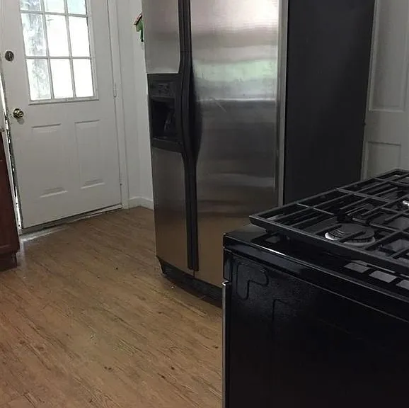 712 State St #1 — Photo 3