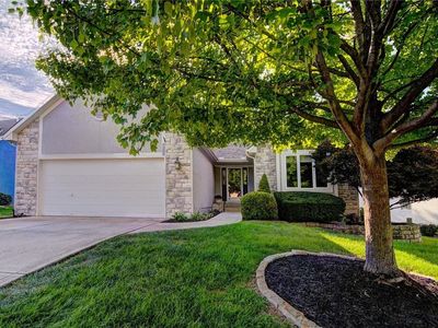 916 SW Sara Cir, Lees Summit, MO, 64081