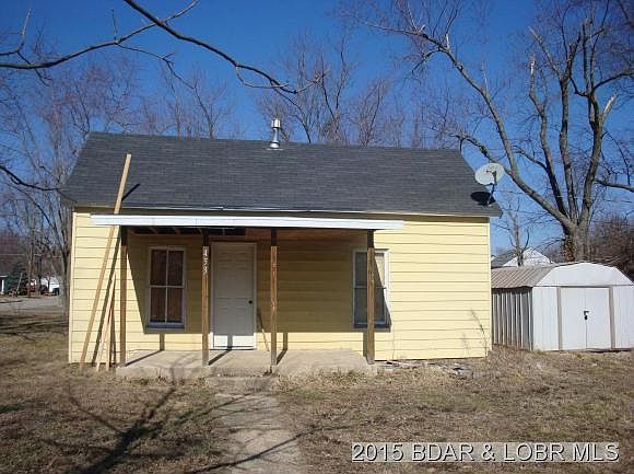 2nd image of 453 W 11th St