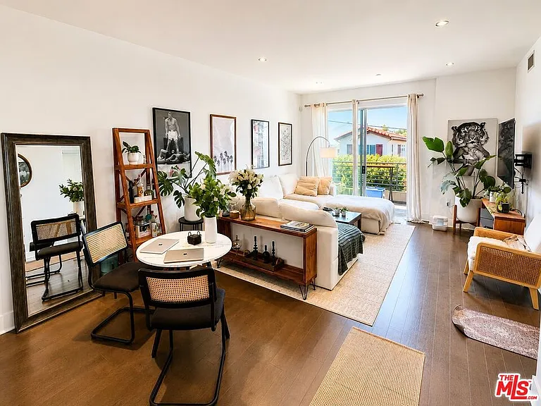 7857 W Manchester Ave #Penthouse 6 — Photo 1