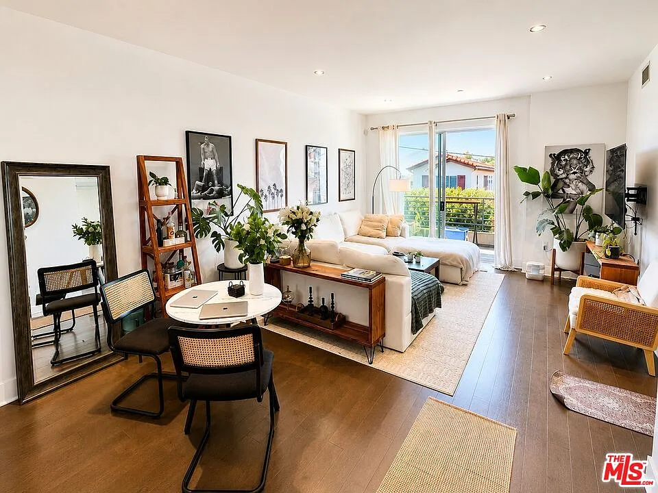 7857 W Manchester Ave #Penthouse 6