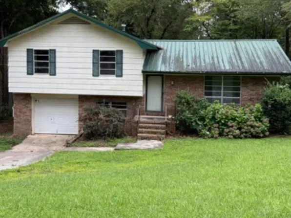 1018 Hillcrest Dr, Weaver, AL 36277