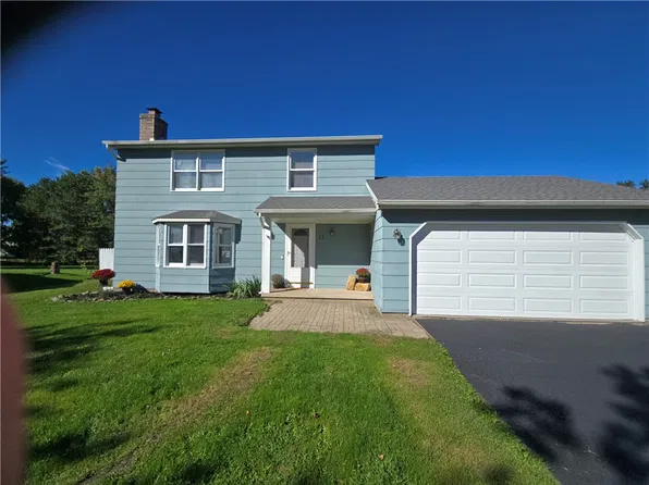 12 Newcomb Dr, Hilton, NY 14468