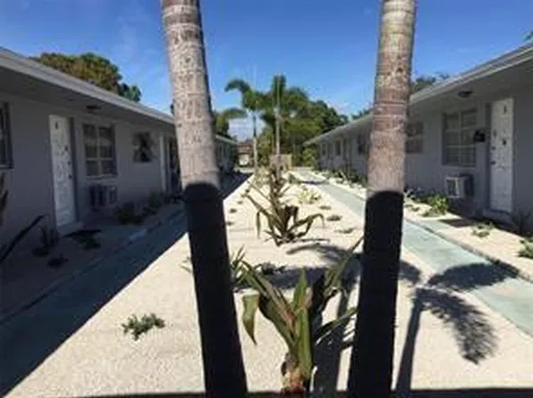 2330 Polk St APT 10, Hollywood, FL 33020