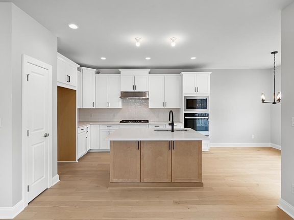 2nd image of 3440 Roseford Blvd #185