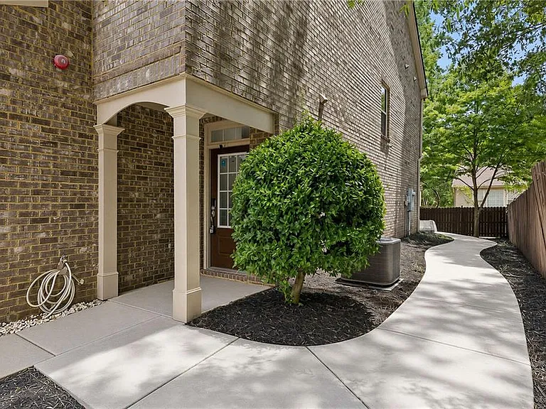 3377 Vintage Cir SE — Photo 3
