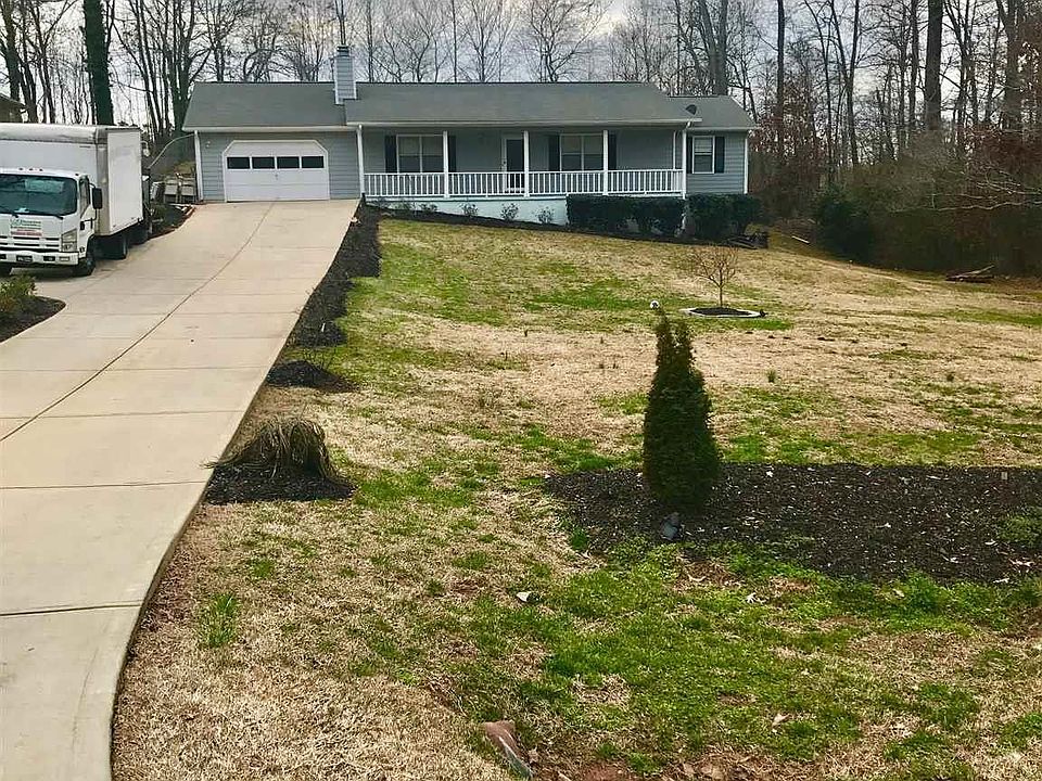 1st image of 5637 Pinewood Dr #8