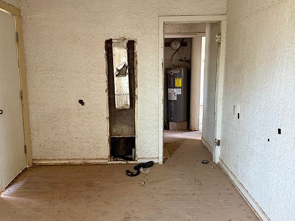 4th image of 1608 Hawaii Ave