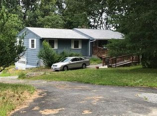 5 Stillwater Dr, Chelmsford, MA 01824