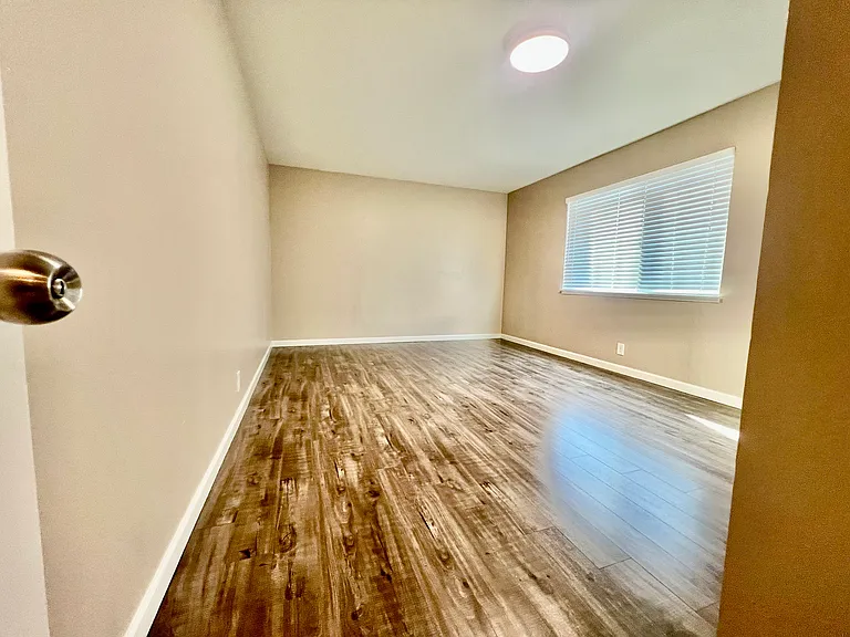 510 Castro St #A — Photo 8