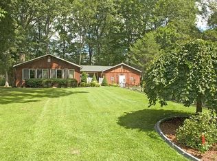 15 Woodhill Rd, Trumbull, CT 06611