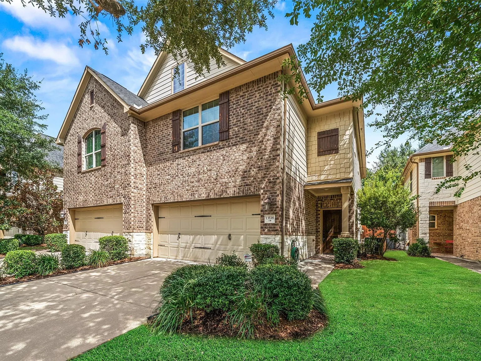 3 bed, 2.5 bath, 1706 sqft, $2,350 — Photo 1