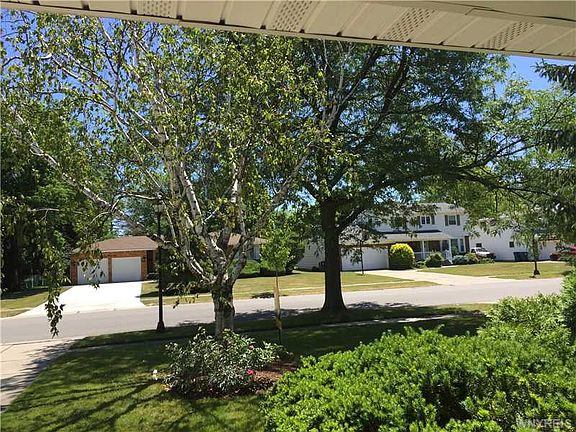 2nd image of 130 Parkhaven Dr
