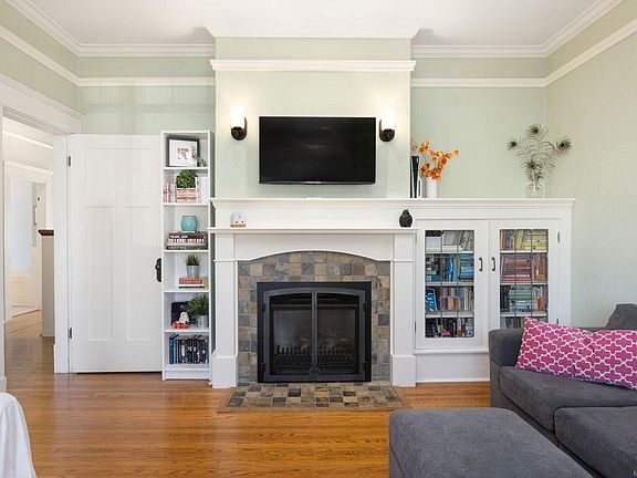 3rd image of 2231 Windsor Rd