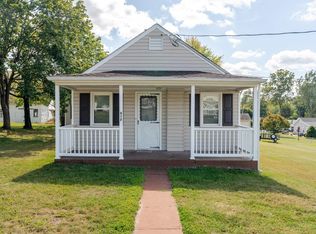 317 W Spring Ave, Elkton, VA 22827