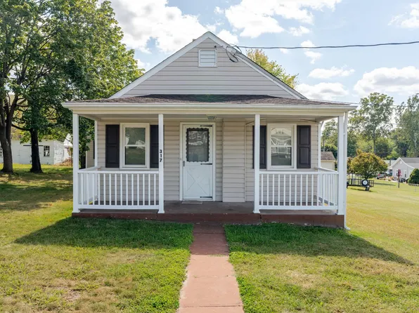 317 W Spring Ave, Elkton, VA 22827