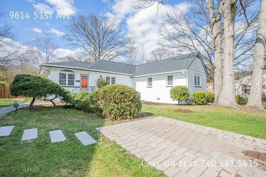 Beautiful 3 BR/2 BA Single-Family Home in College Park! — Photo 2