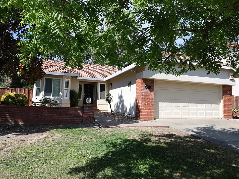 205 Buena Tierra Way