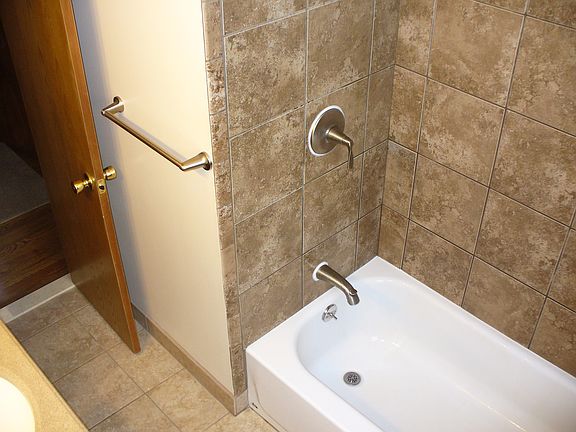 4th image of 6423 Monmouth Dr