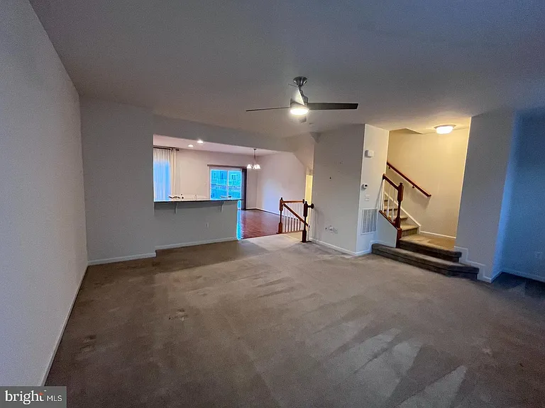 1118 Oakwood St — Photo 8