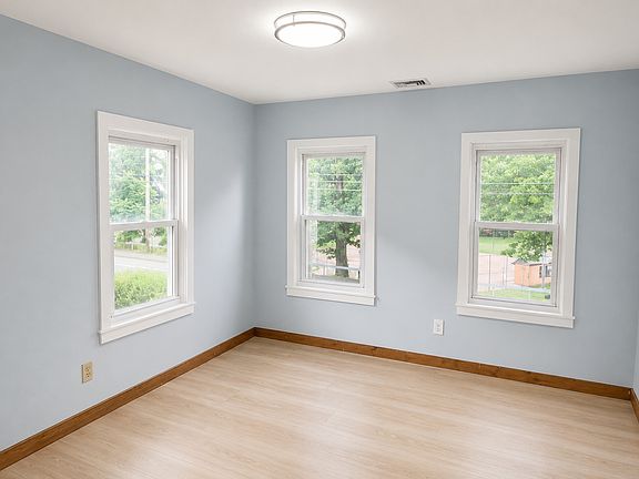 5th image of 706-708 Howe Ave