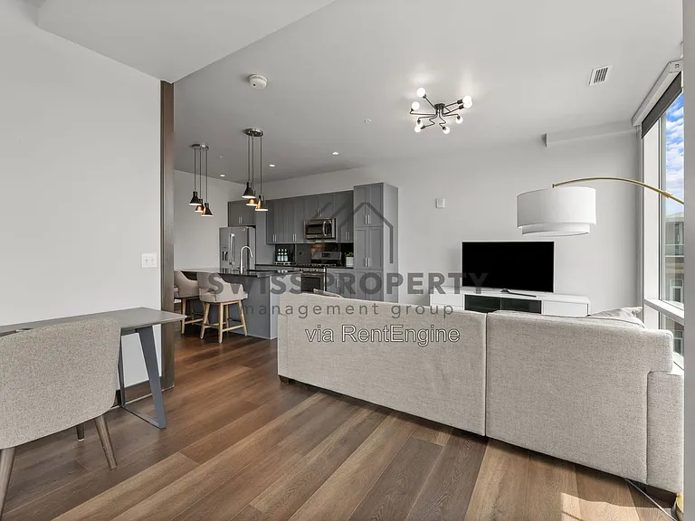 1145 N High St #504 — Photo 10