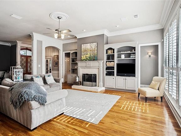 5th image of 546 Evergreen Dr