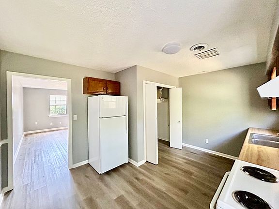 2nd image of 704 Roberta Dr Unit E