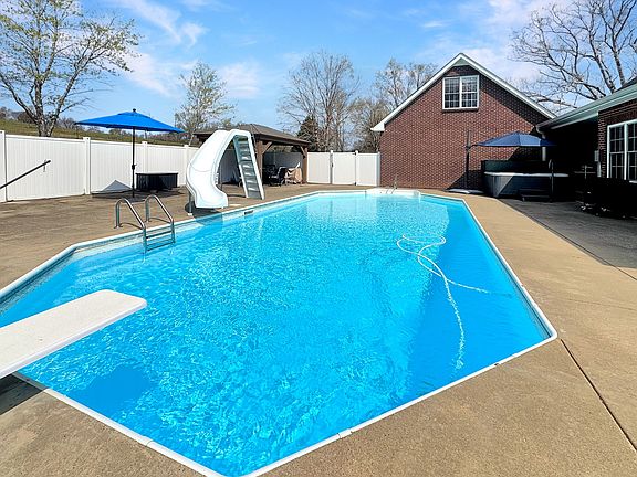 2nd image of 3989 Cadiz Rd