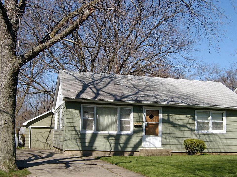 Tiny Exterior, Spacious interior